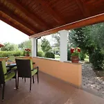 Bungalow Porec * פורץ