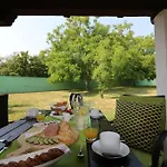 Bungalow Porec בית נופש *