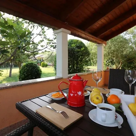 Bungalow Porec 別荘 *