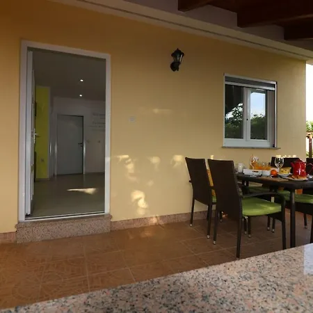 Дом отдыха Bungalow Porec *