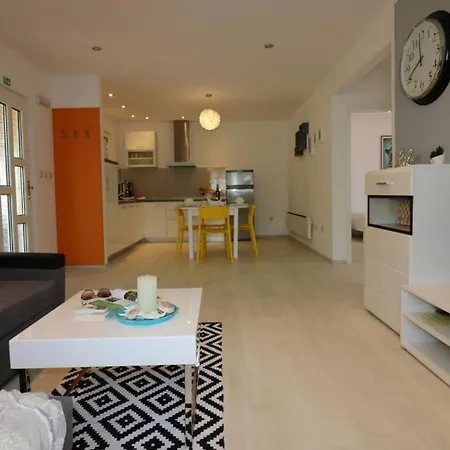 Bungalow Porec Дом отдыха *