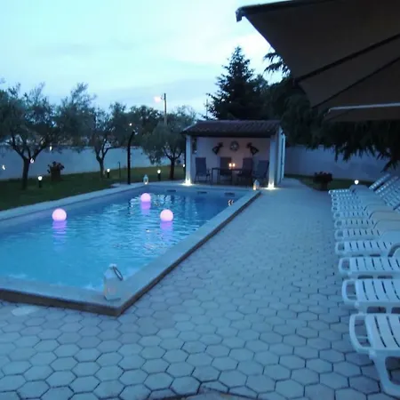 Дом отдыха Bungalow Porec