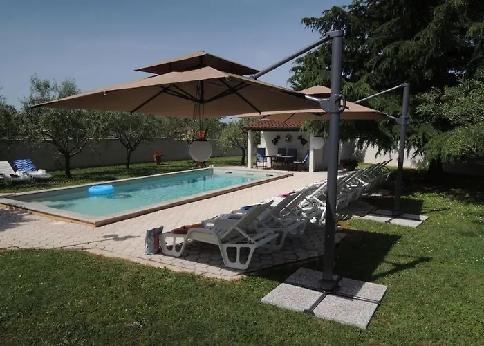 Bungalow Porec 펜션 포레치